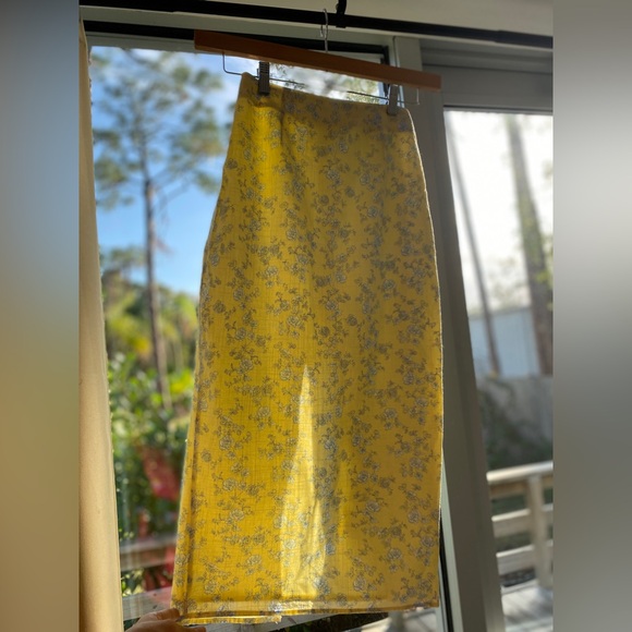 YLLW THE LABEL - HARMONY LINEN SKIRT — BUTTER TOILE Size XS - Picture 12 of 16